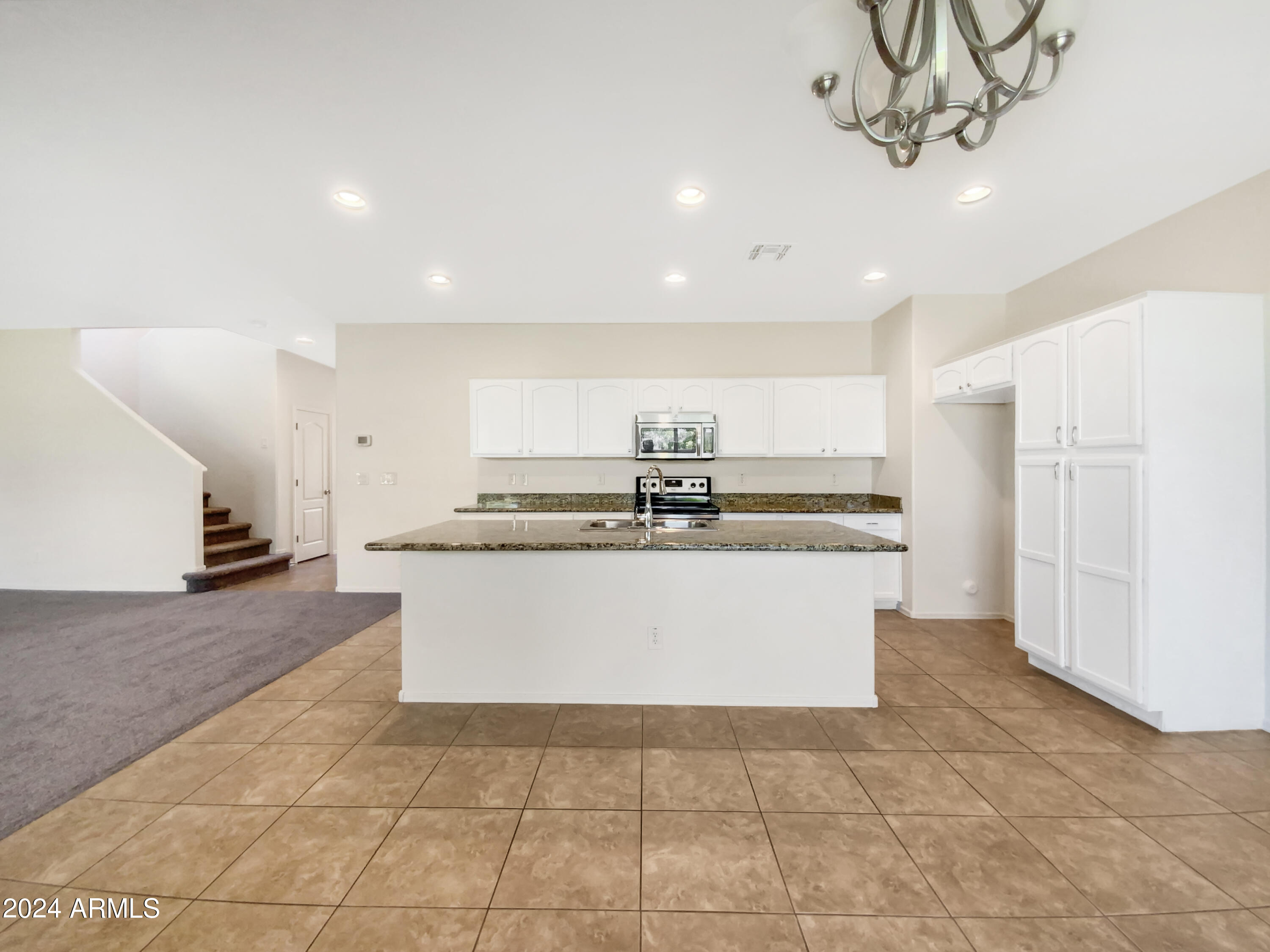 3346 East Rochelle Street Mesa, AZ 85213 - Photo 3 of 19 photo_03
