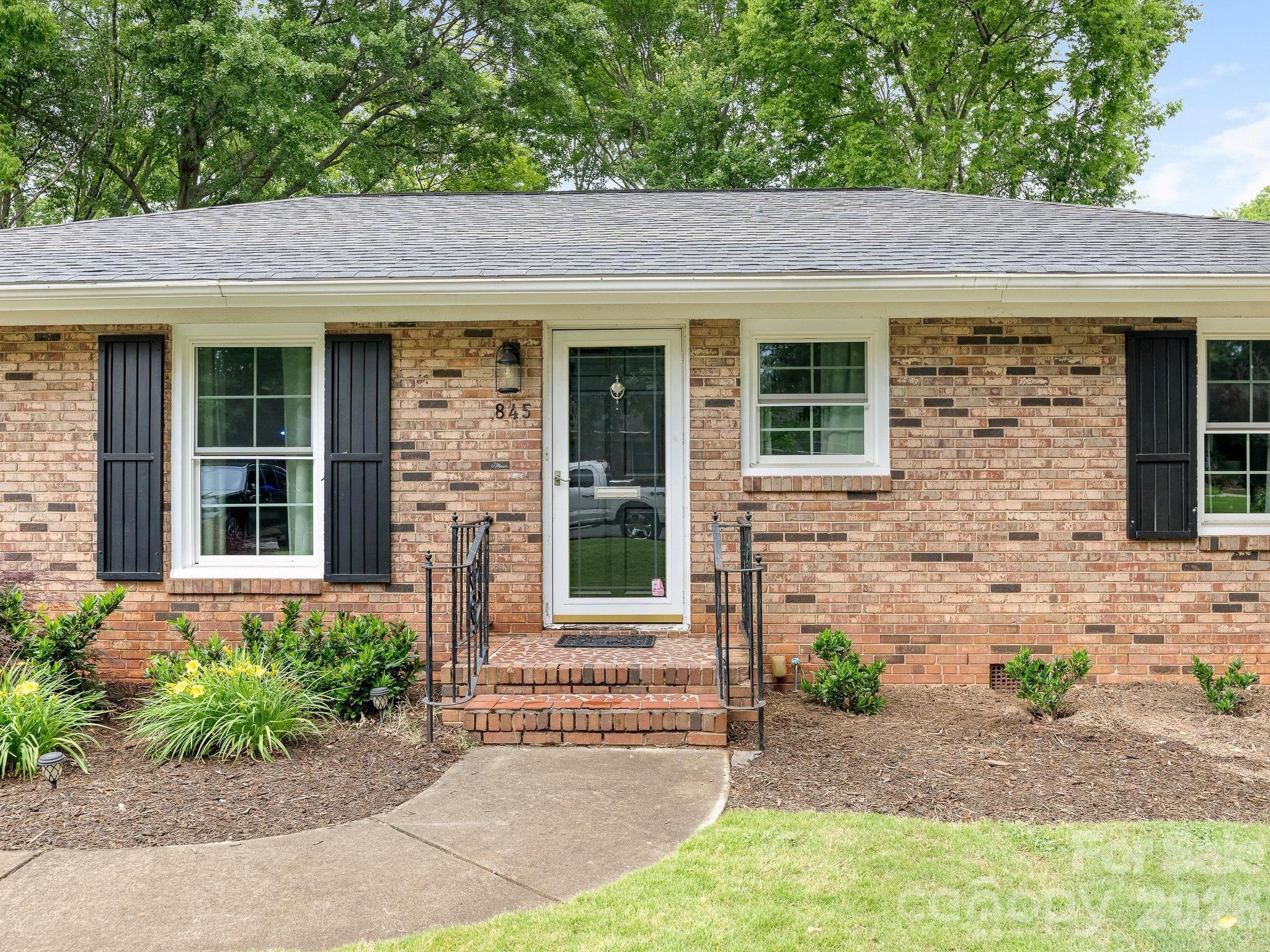 845 Fairbanks Road Charlotte, NC 28210 - Photo 2 of 19