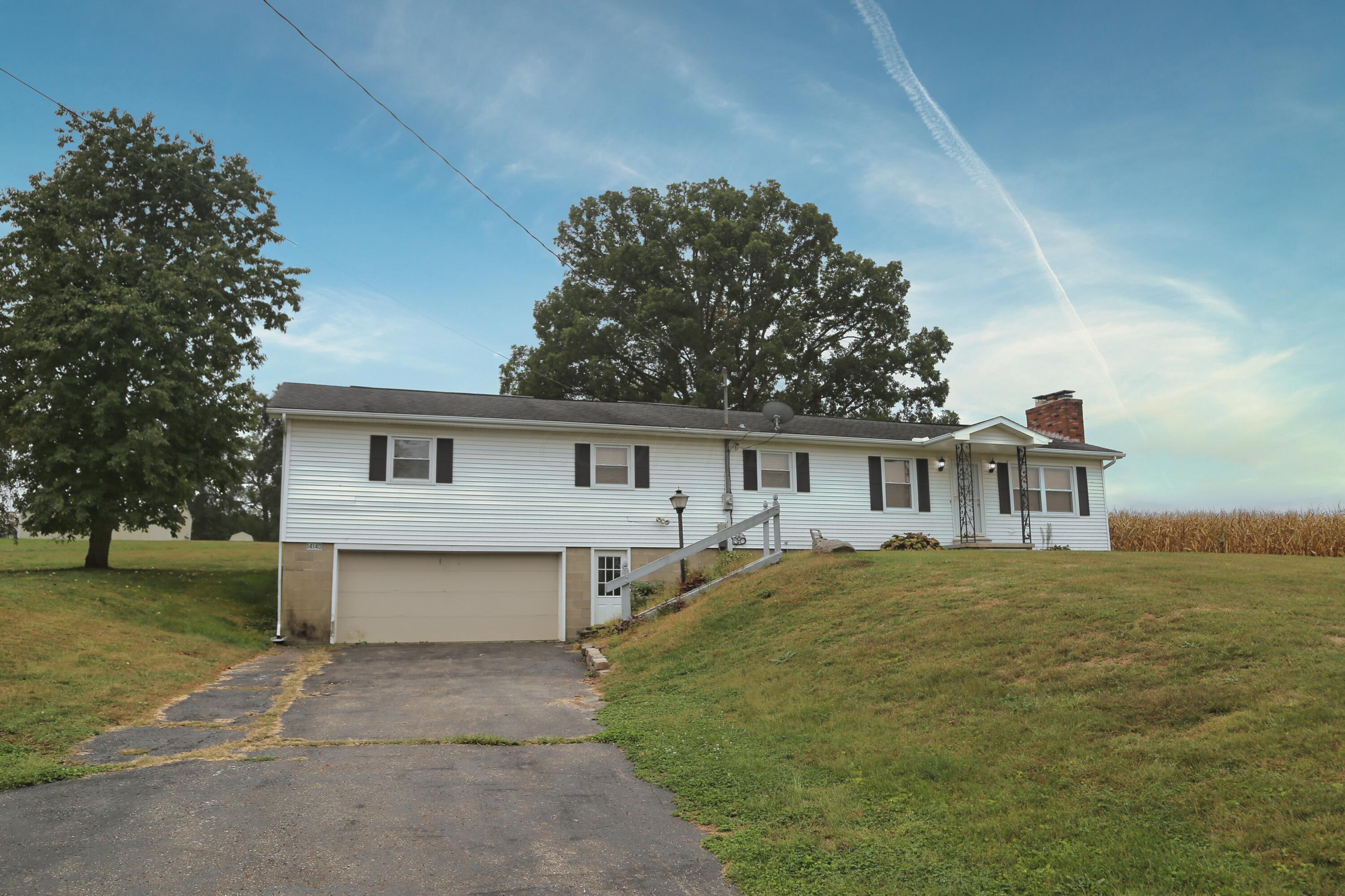 14140 Beckley Road Mount Vernon, OH 43050 - Photo 2 of 37 IMG_7709