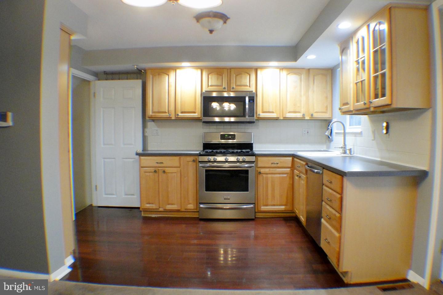 3663 Academy Road Philadelphia, PA 19154 - Photo 9 of 24 Gallery Image 9