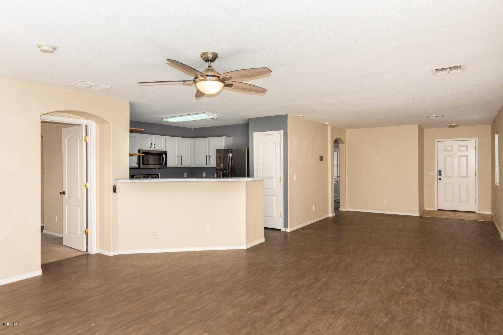 1025 Grenadine Road Phoenix, AZ 85040 - Photo 4 of 25 Grenadine 4