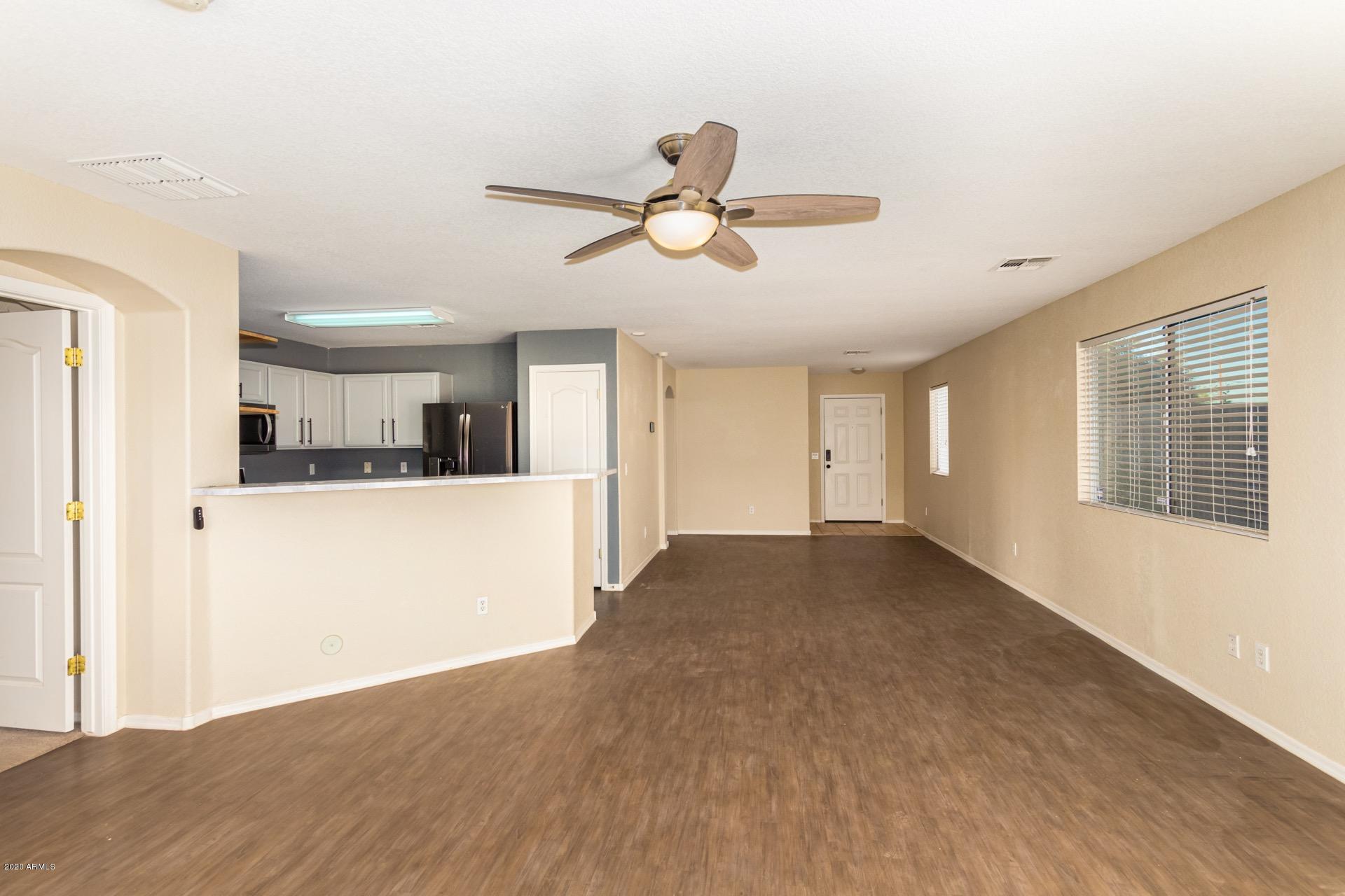 1025 Grenadine Road Phoenix, AZ 85040 - Photo 5 of 25 Grenadine 5