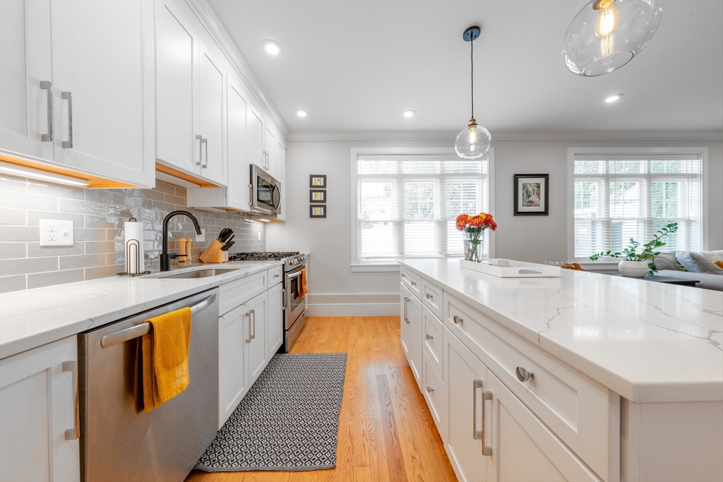 315 College Farm Road, Unit 1 Waltham, MA 02451 - Photo 2 of 15 Gallery Image 2