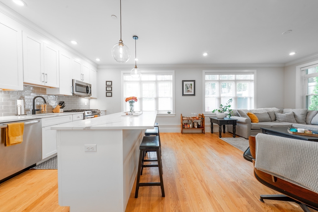 315 College Farm Road, Unit 1 Waltham, MA 02451 - Photo 3 of 15 Gallery Image 3