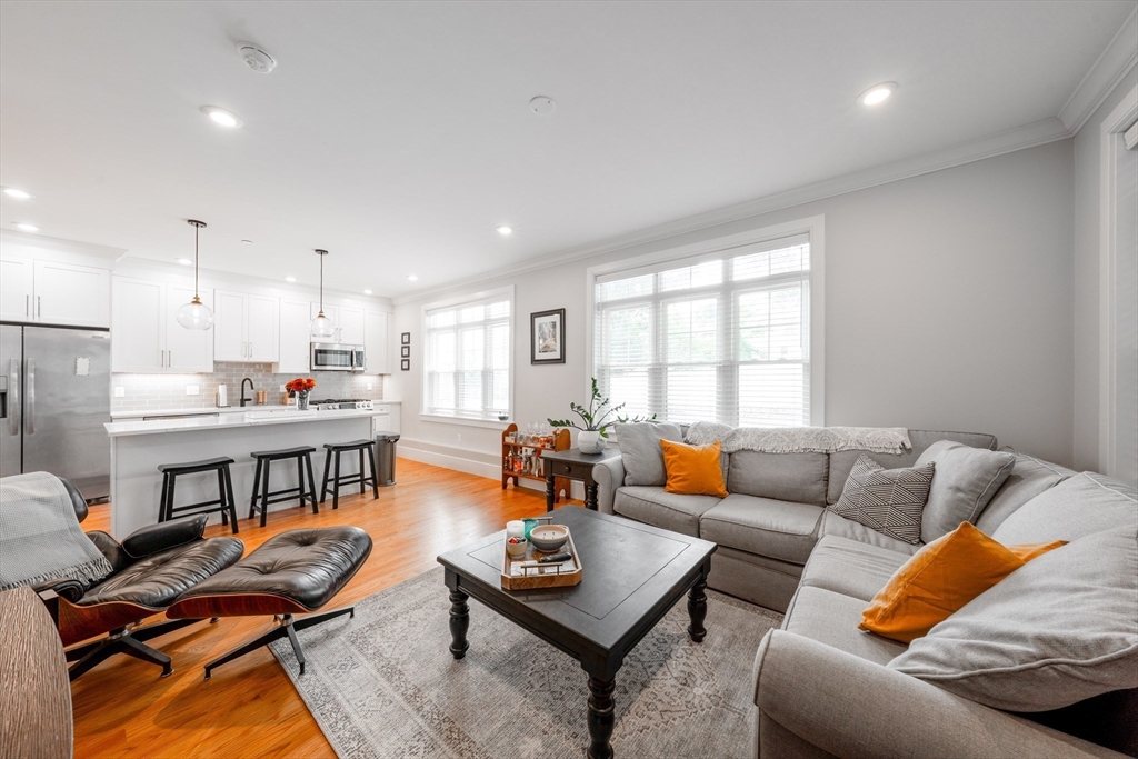 315 College Farm Road, Unit 1 Waltham, MA 02451 - Photo 4 of 15 Gallery Image 4