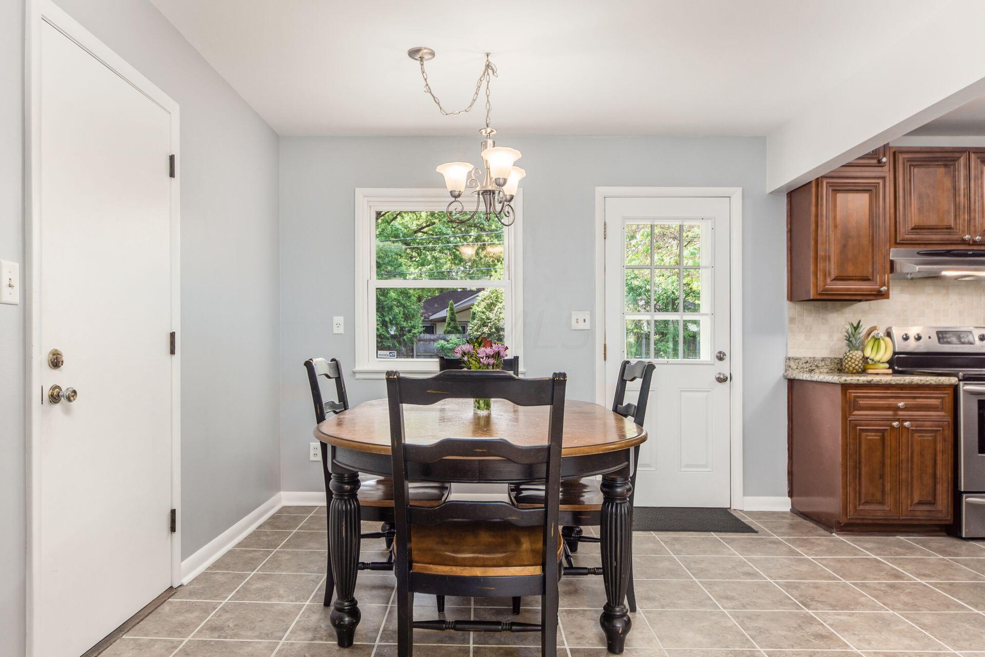 1527 Fishinger Road Columbus, OH 43221 - Photo 7 of 27 010_1821_M 1527 Fischinger015