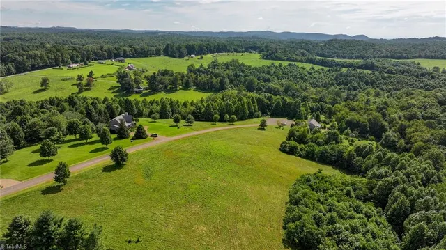 $75,000 | 0 Continental Drive, Hillsville, VA 24343