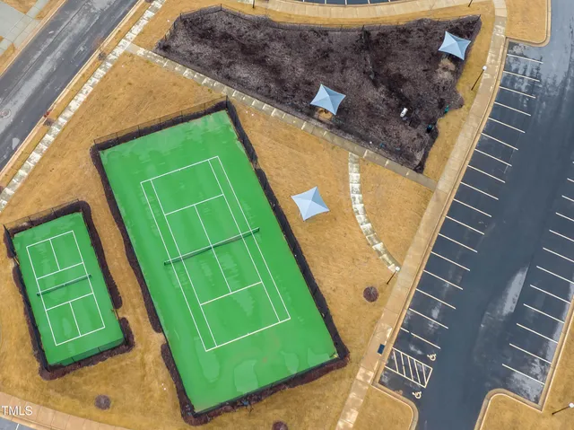 a view of a tennis court