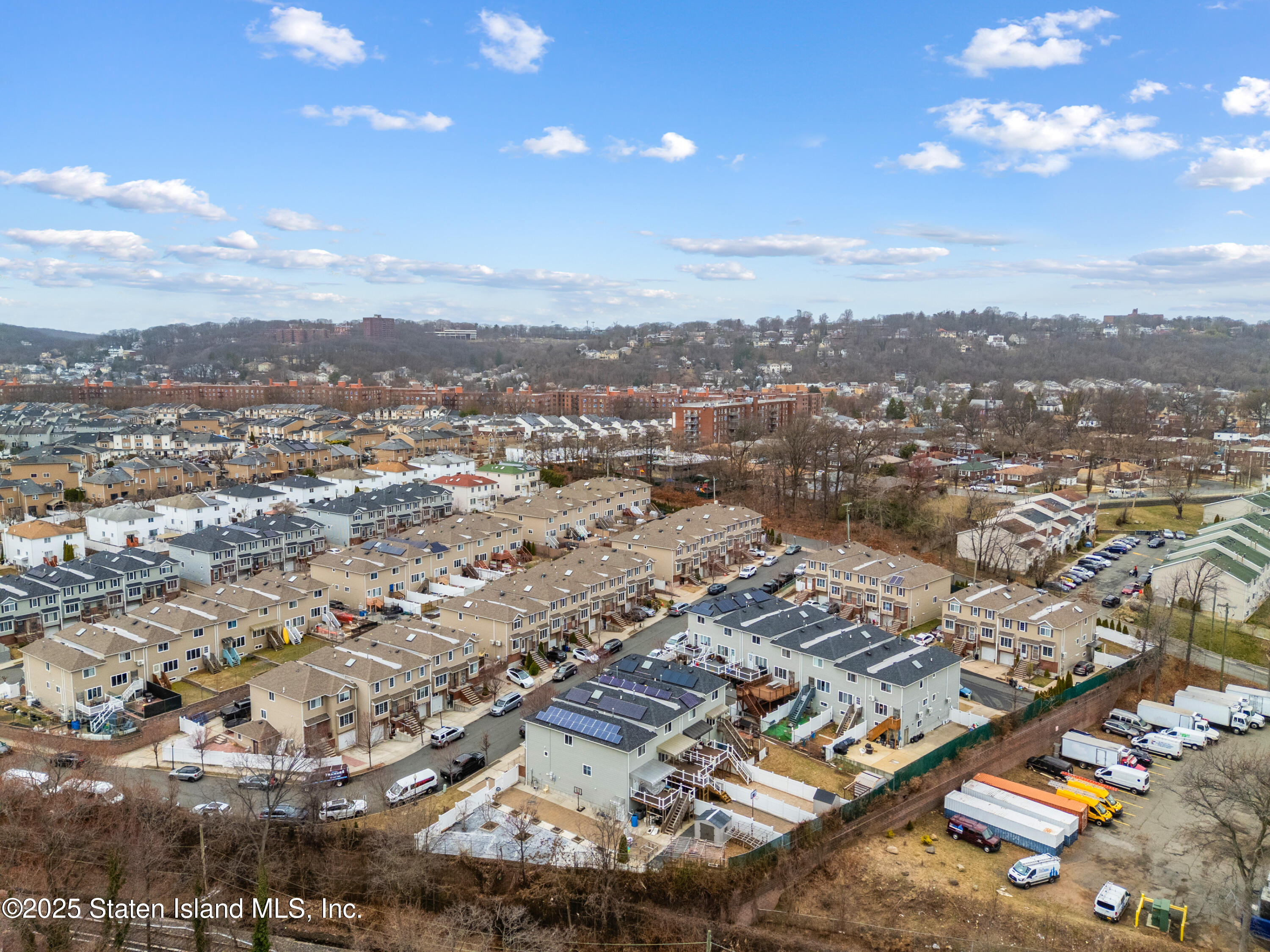 41 Burgundy Loop Staten Island, NY 10304 - Photo 27 of 29 an aerial view of residential building with green space