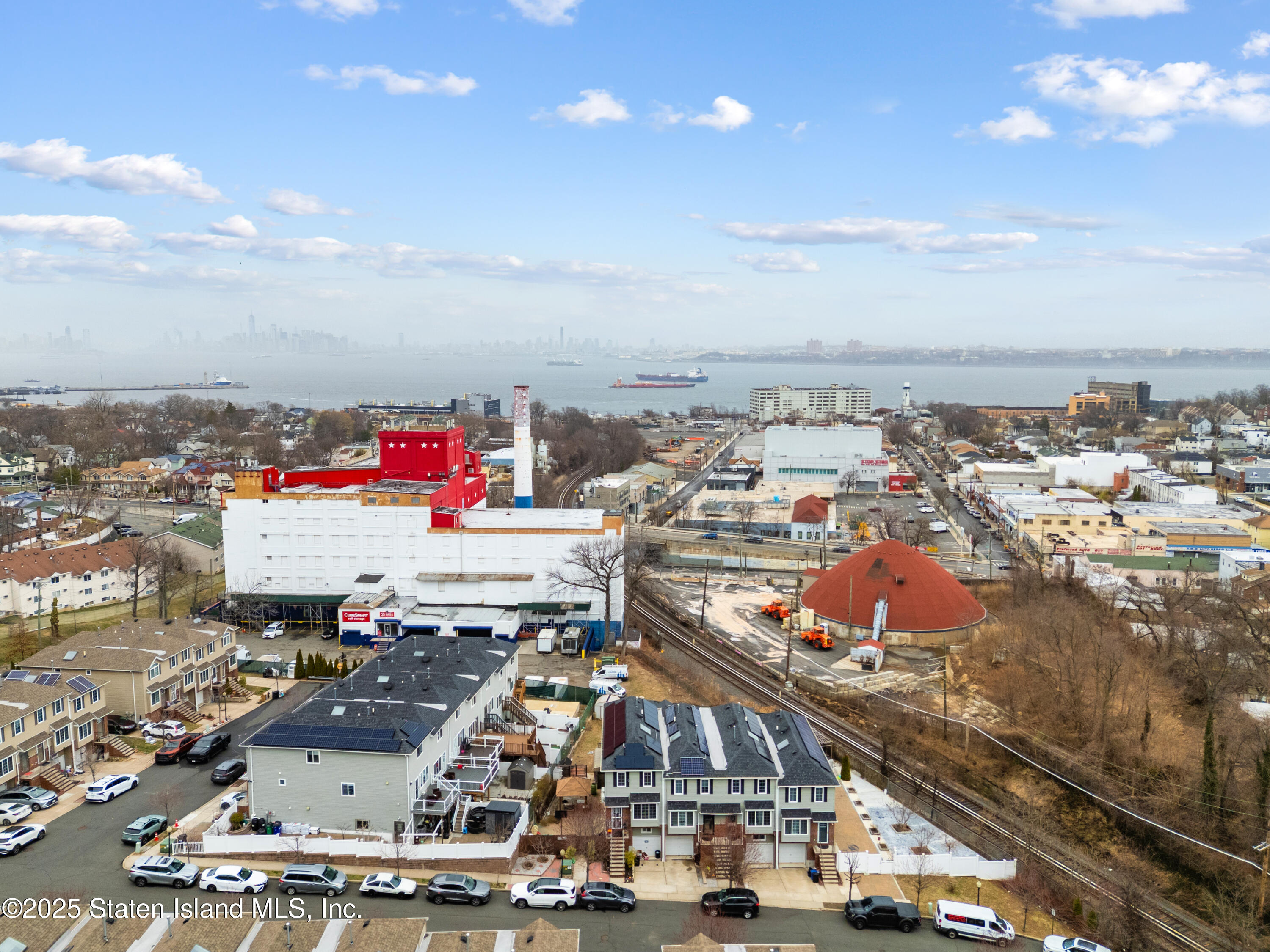 41 Burgundy Loop Staten Island, NY 10304 - Photo 28 of 29