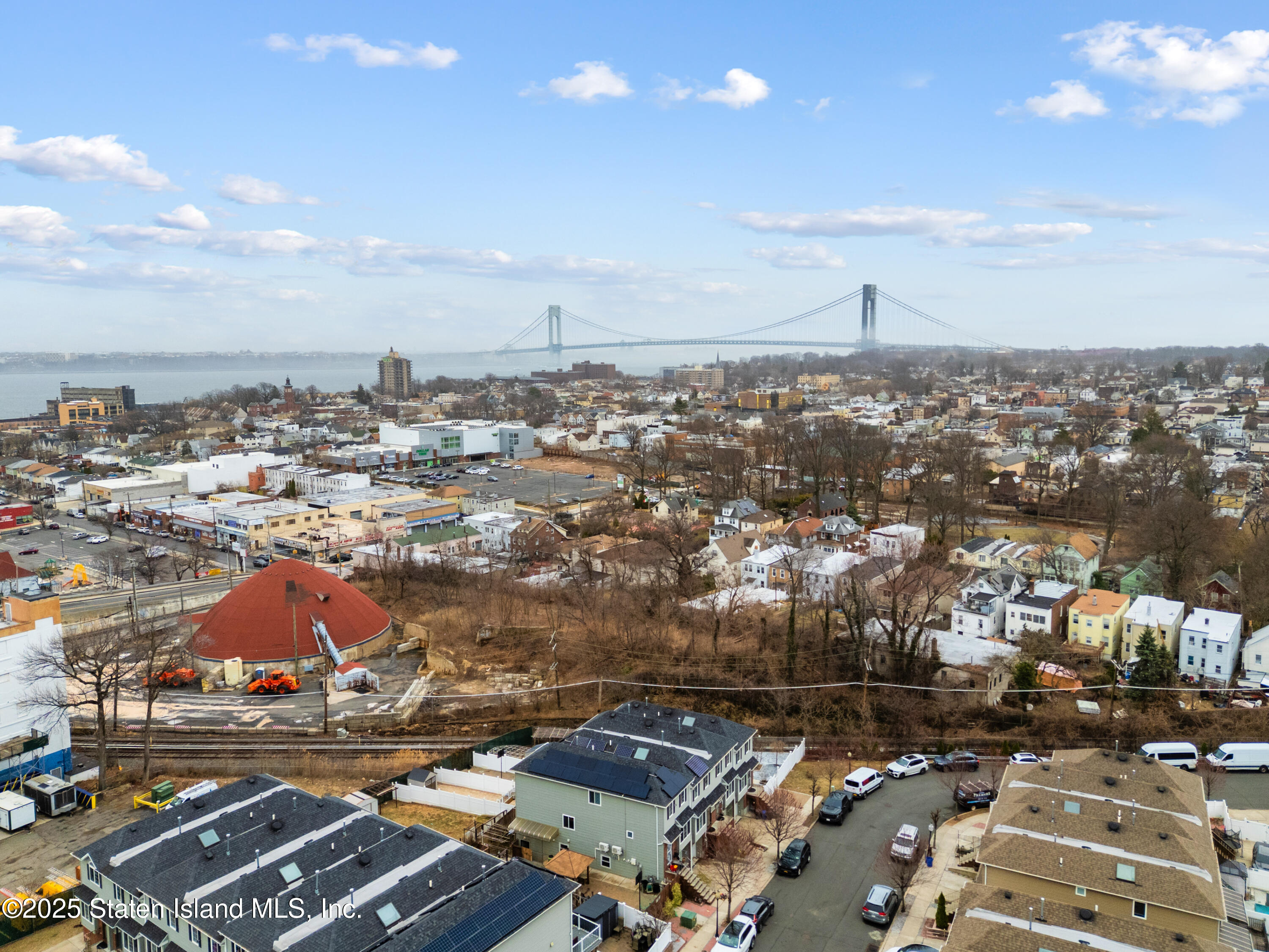 41 Burgundy Loop Staten Island, NY 10304 - Photo 29 of 29 an aerial view of a city