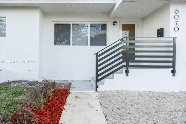 a view of entryway and hall