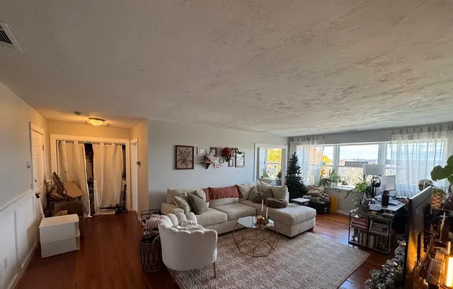 $2,100 | 21 Middlesex Avenue, Unit 303, Worcester, MA 01604