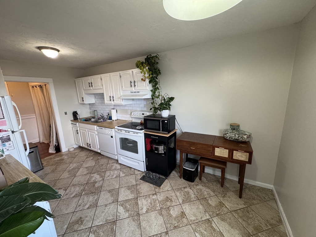 21 Middlesex Avenue, Unit 303 Worcester, MA 01604 - Photo 5 of 10