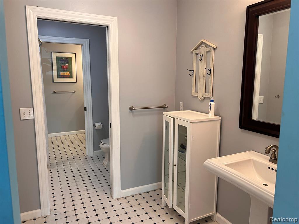 3384 Greenspring Lane Rochester Hills, MI 48309 - Photo 43 of 58
