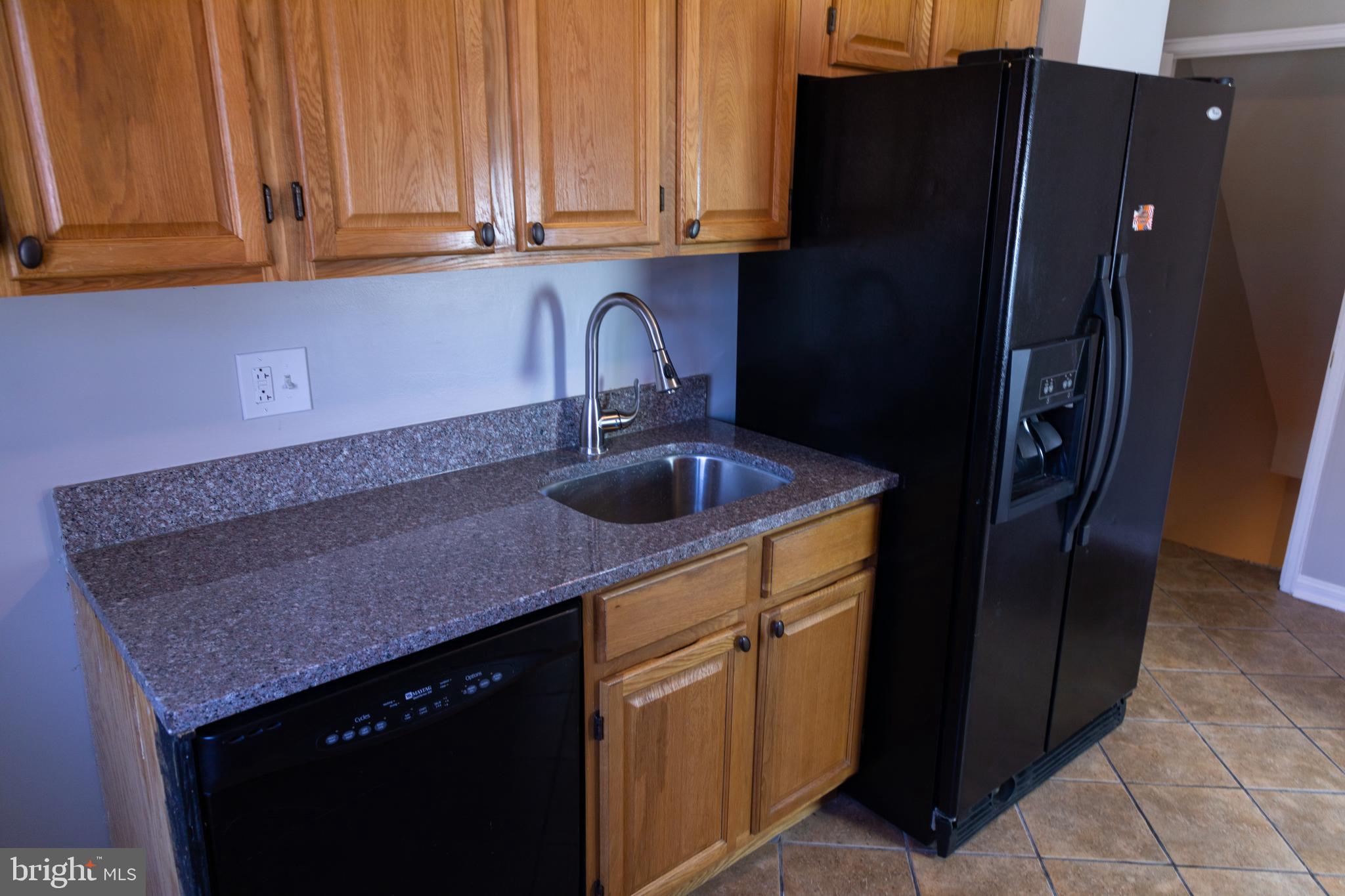 1914 Heathfield Road Baltimore, MD 21239 - Photo 11 of 40 Kitchen