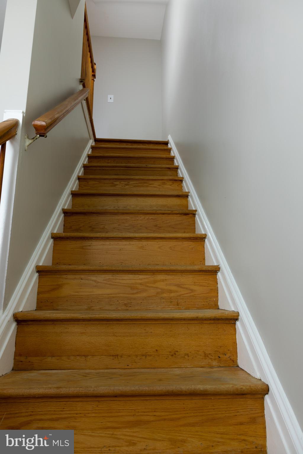 1914 Heathfield Road Baltimore, MD 21239 - Photo 12 of 40 Stairs