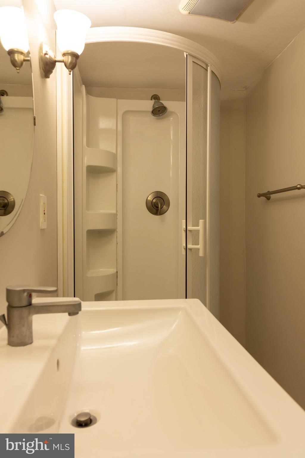 1914 Heathfield Road Baltimore, MD 21239 - Photo 29 of 40 Basement full bath