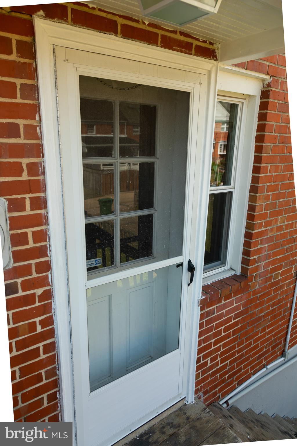 1914 Heathfield Road Baltimore, MD 21239 - Photo 36 of 40 Rear