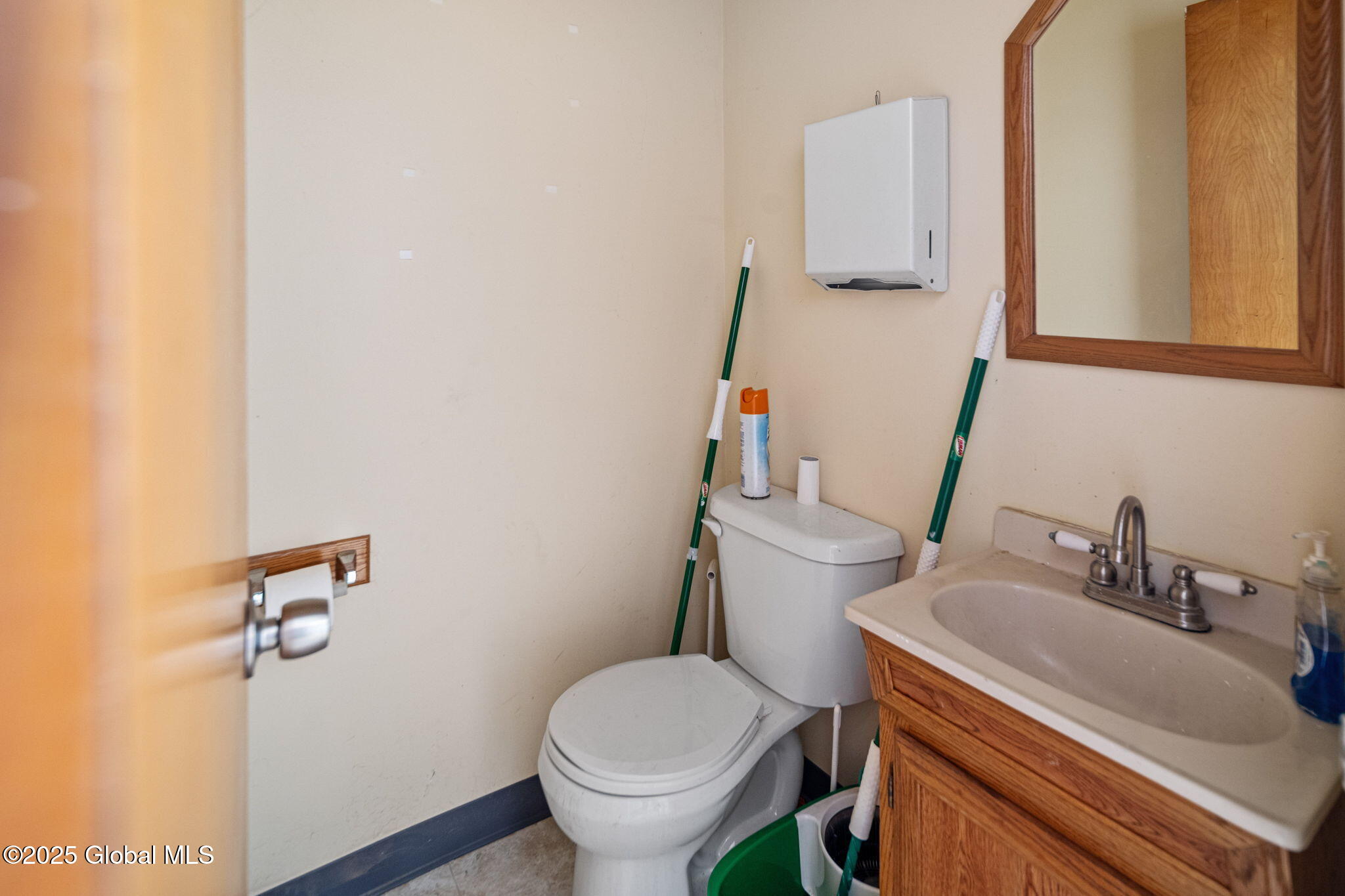 2735 Broadway Rotterdam, NY 12306 - Photo 13 of 23 14-web-or-mls-014-2735-broadway-rotterda