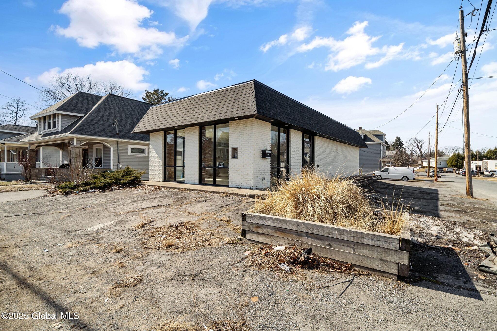 2735 Broadway Rotterdam, NY 12306 - Photo 2 of 23 2-web-or-mls-002-2735-broadway-rotterdam