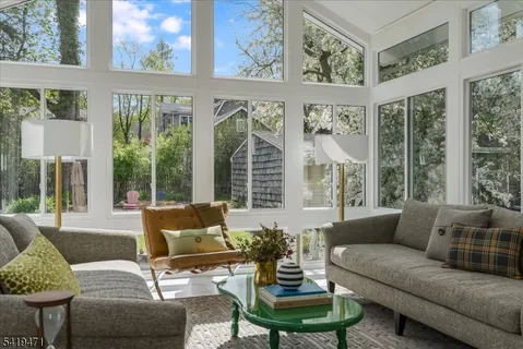 $775,000 | 552 Summit Avenue, Maplewood, NJ 07040