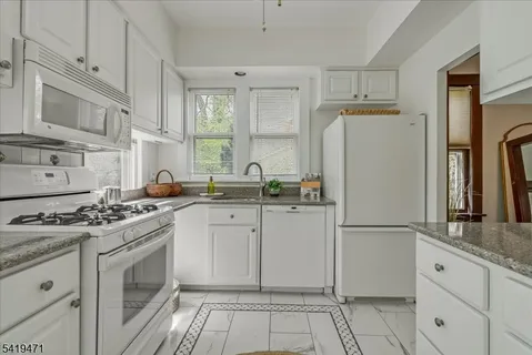 $775,000 | 552 Summit Avenue, Maplewood, NJ 07040