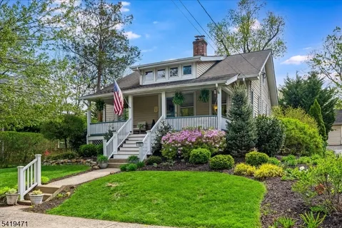$775,000 | 552 Summit Avenue, Maplewood, NJ 07040