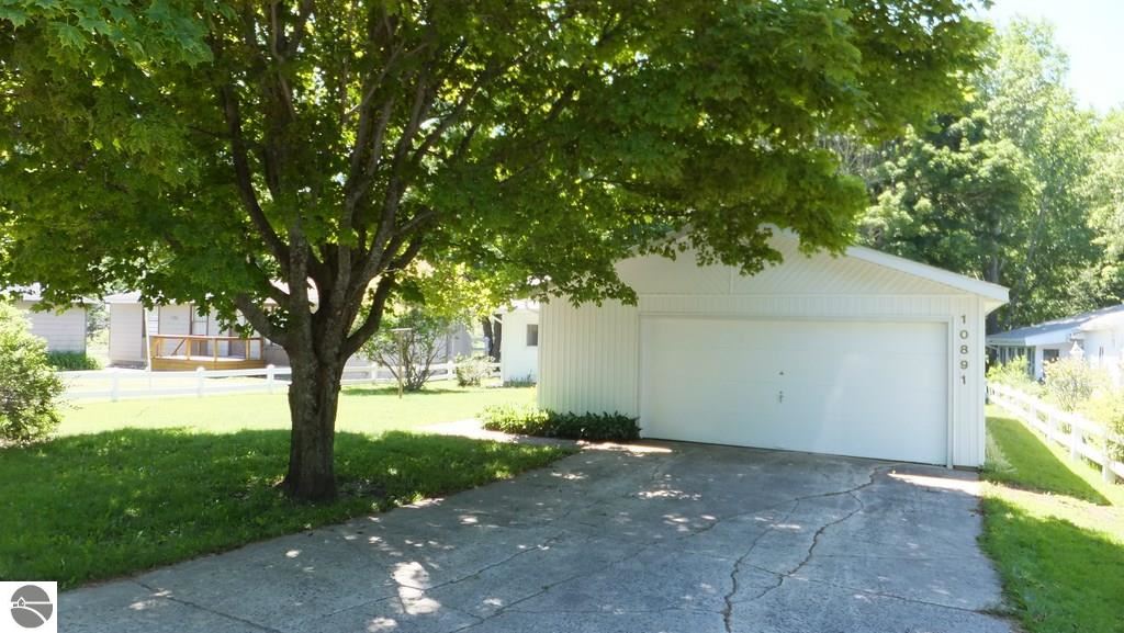 10891 Riverside Drive Honor, MI 49640 - Photo 20 of 28 1787601-19.JPG