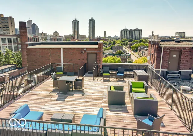 $454,000 | 624 East Walnut Street, Unit 21, Indianapolis, IN 46204