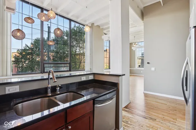 $454,000 | 624 East Walnut Street, Unit 21, Indianapolis, IN 46204