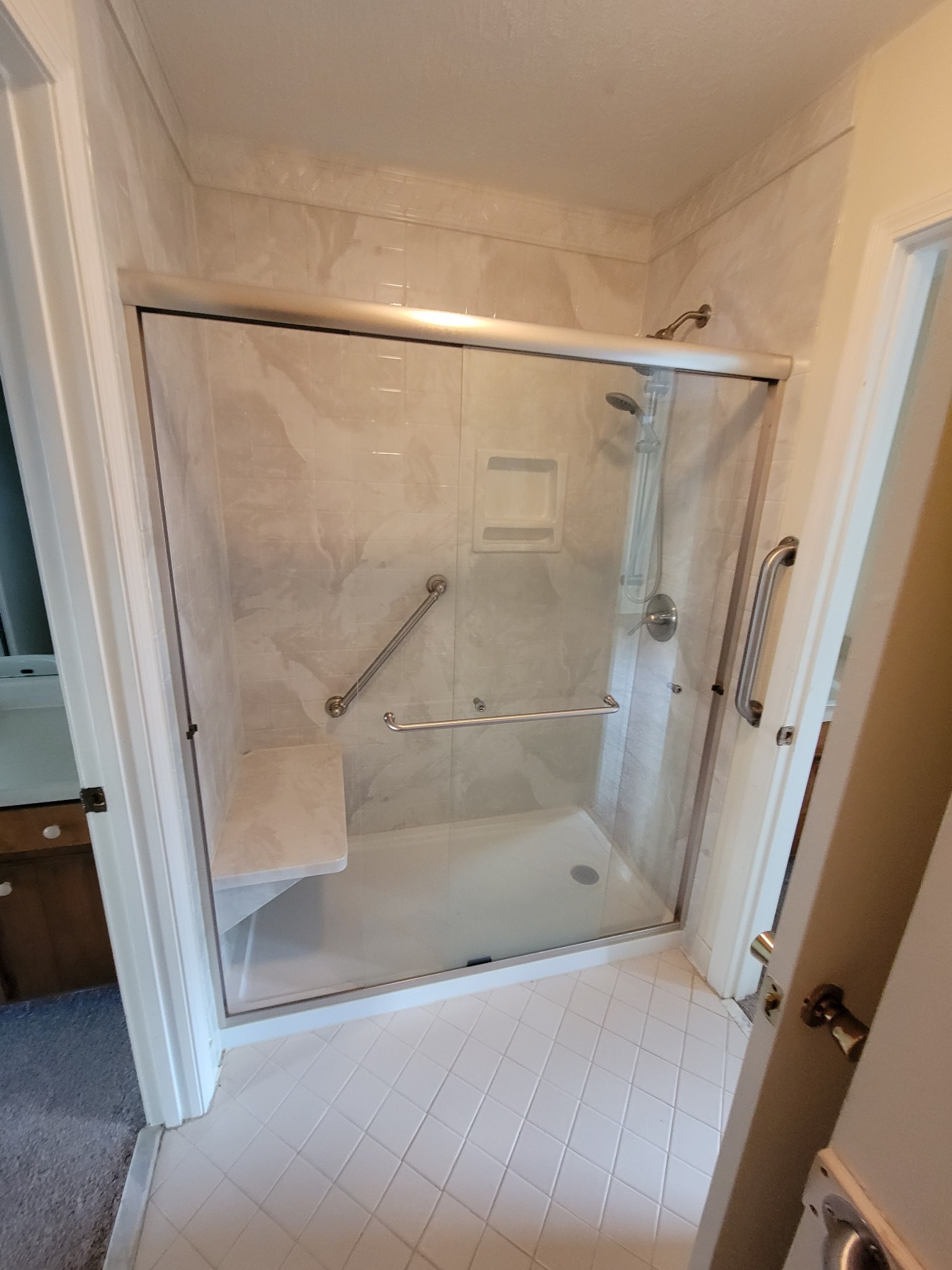 809 Rachels View Hermitage, TN 37076 - Photo 13 of 18 a bathroom with a bathtub