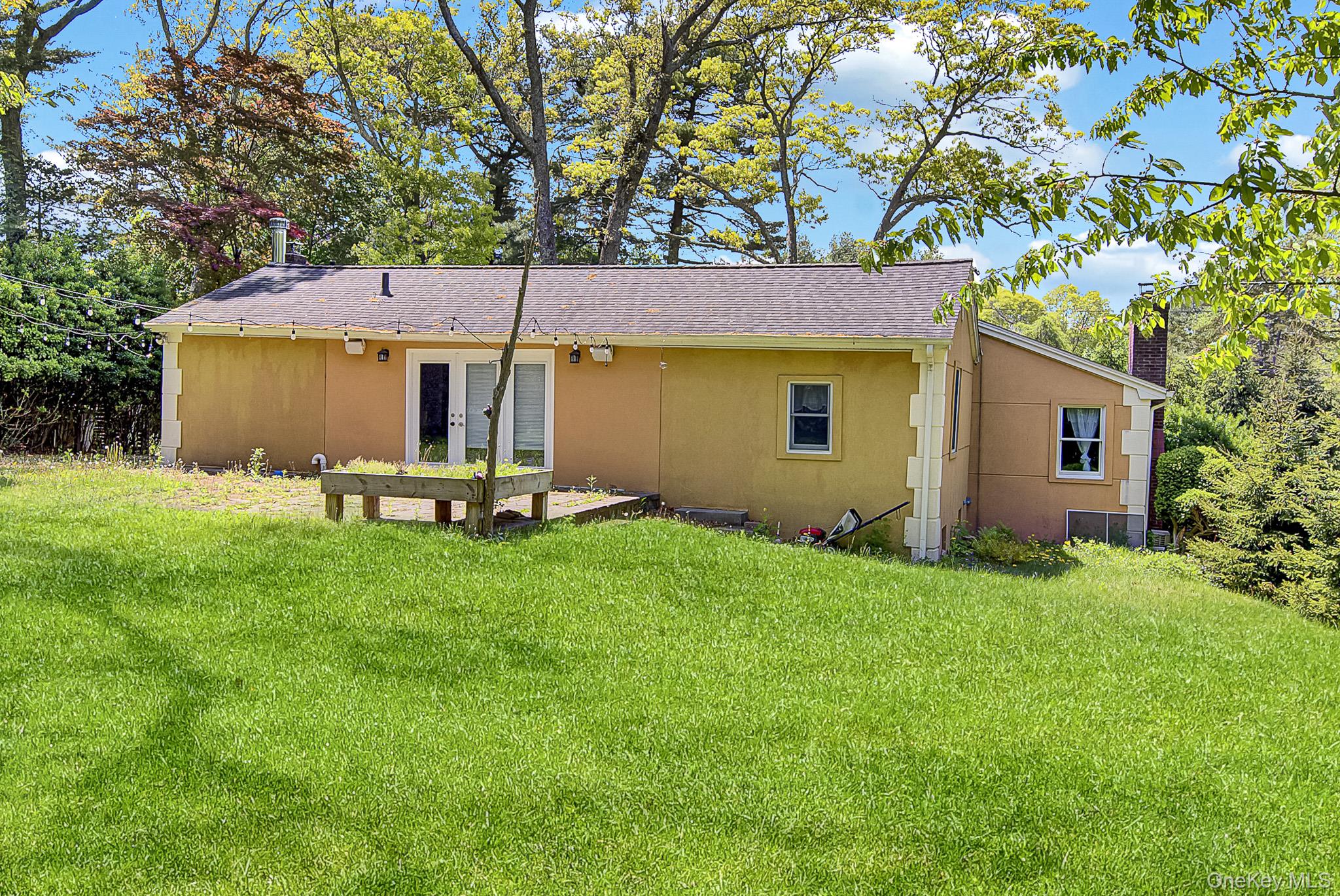 77 South Coleman Road Centereach, NY 11720 - Photo 22 of 28