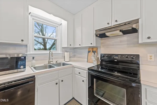 $294,000 | 717 Slippery Bank Court, Benson, NC 27504