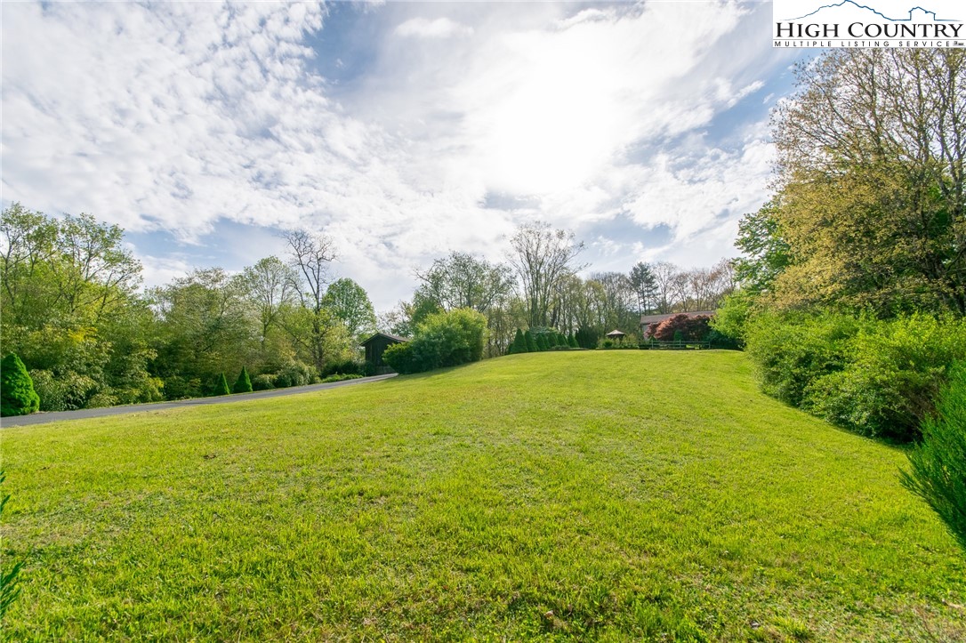 1268 Pine Run Road Boone, NC 28607 - Photo 38 of 48