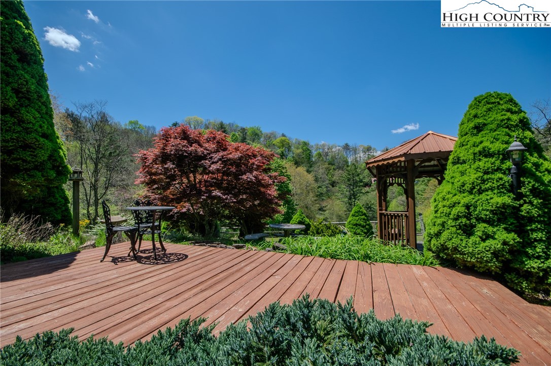 1268 Pine Run Road Boone, NC 28607 - Photo 44 of 48 a garden view with a seating space