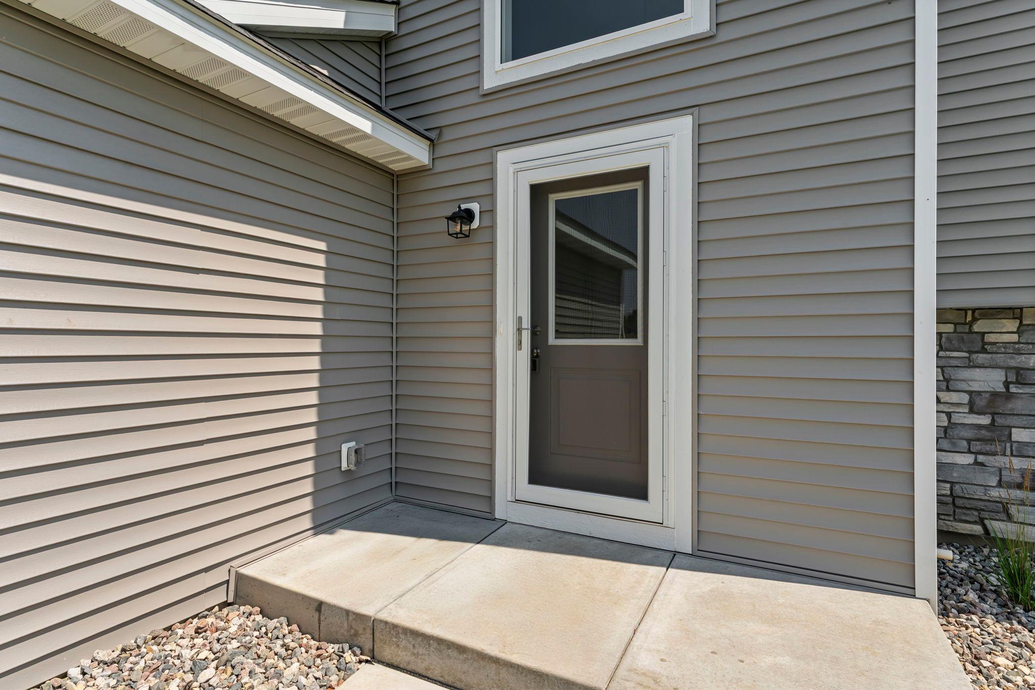 336 Ridge Road Le Sueur, MN 56058 - Photo 3 of 51