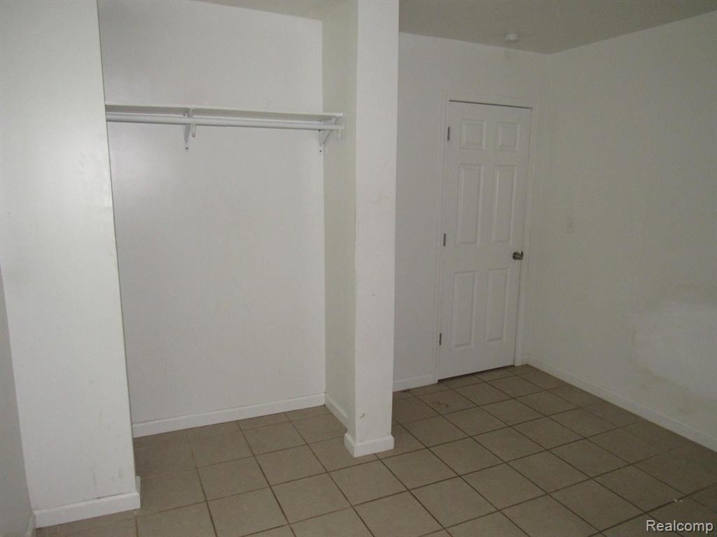 821 Kettering Avenue Pontiac, MI 48340 - Photo 14 of 18