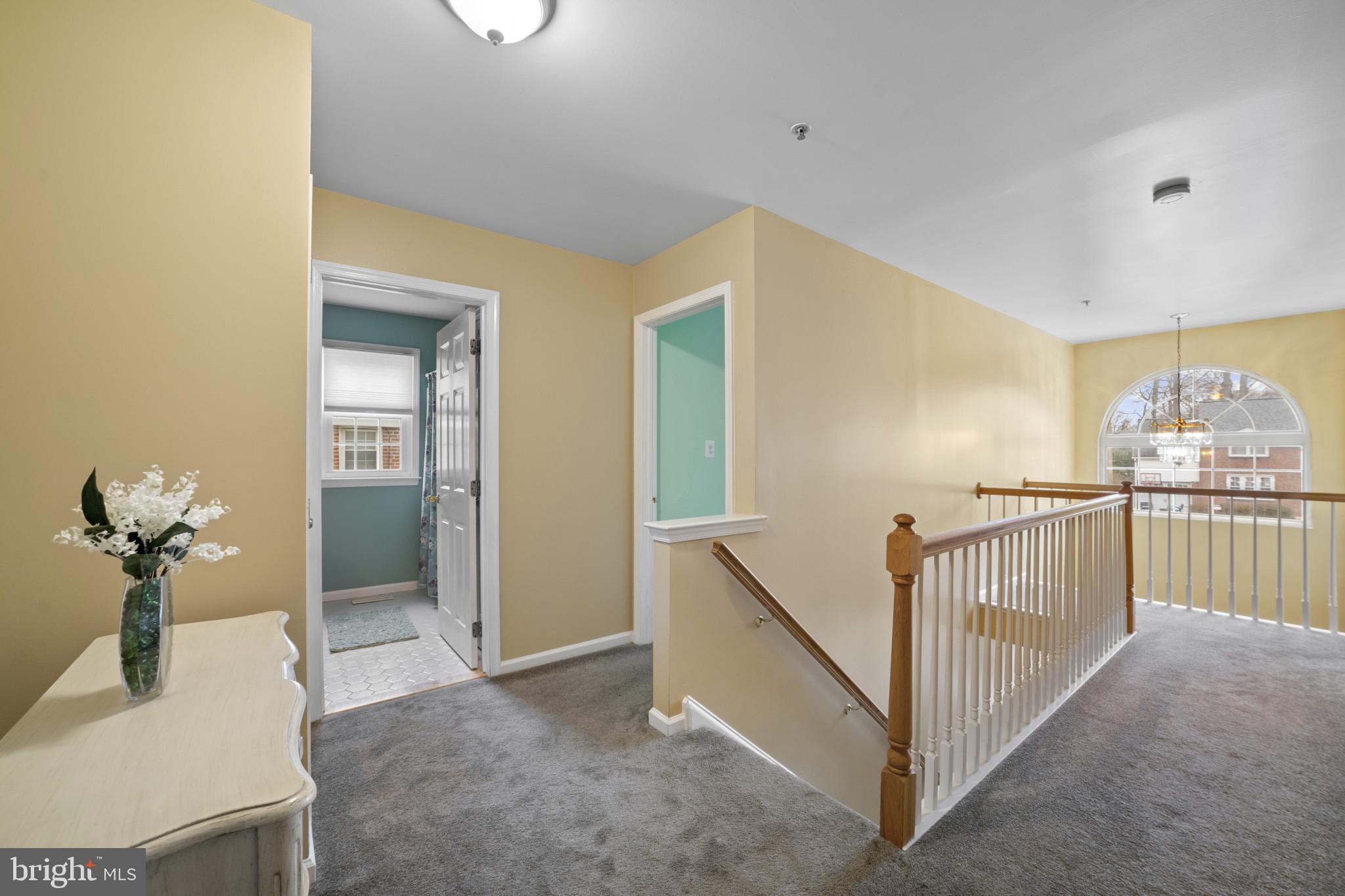 211 South Norwinden Drive Springfield, PA 19064 - Photo 35 of 38 a view of a livingroom with furniture and windows