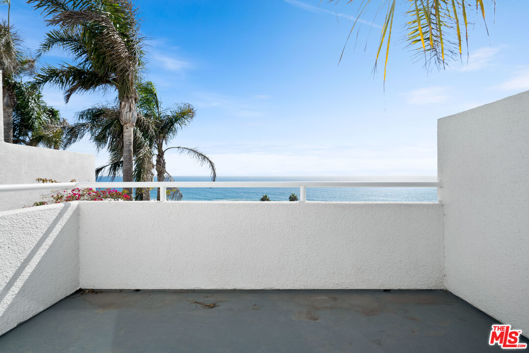 31246 Bailard Road Malibu, CA 90265 - Photo 21 of 31 a view of kitchen and utility room