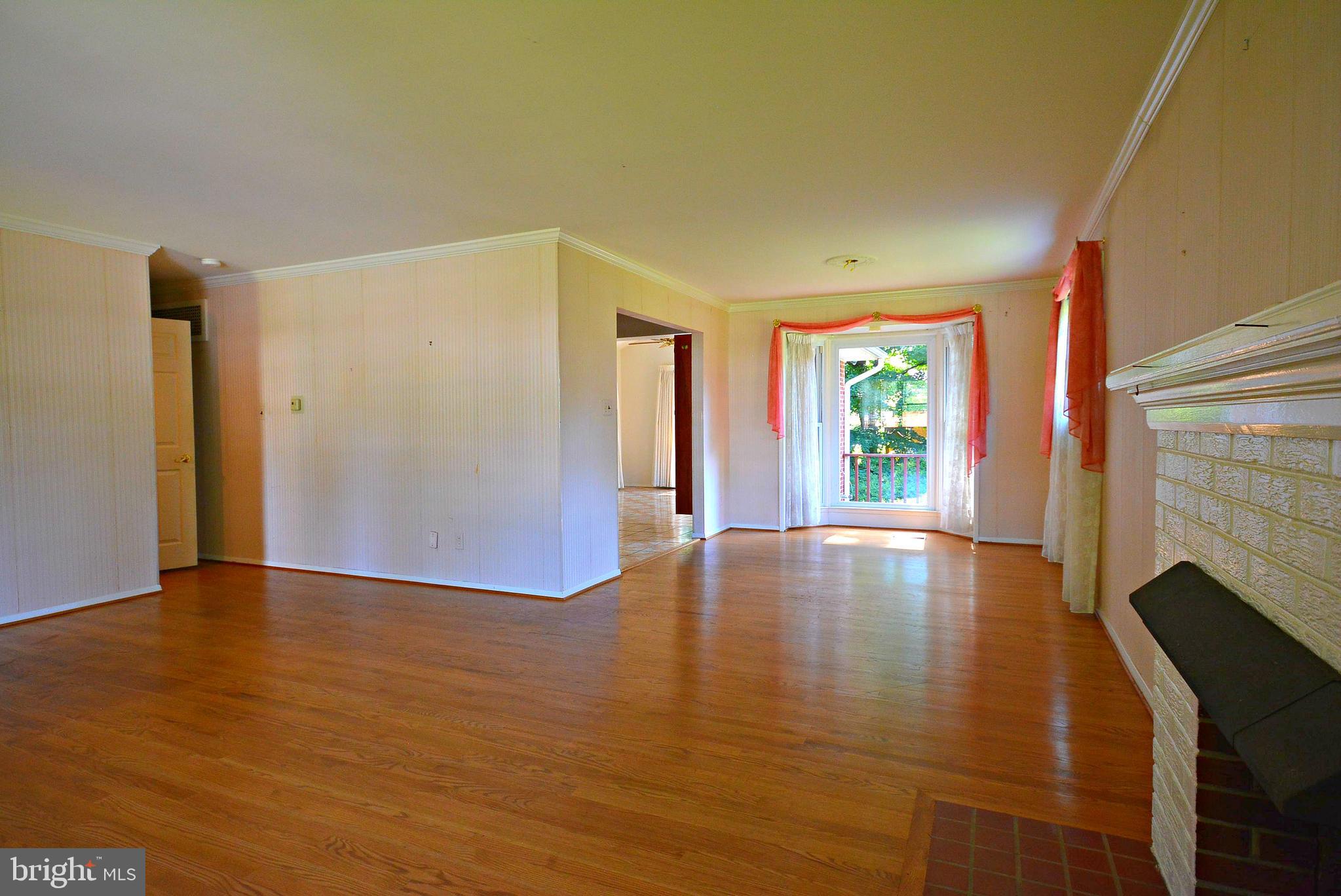 7723 Elgar Street Springfield, VA 22151 - Photo 3 of 24 Gallery Image 3
