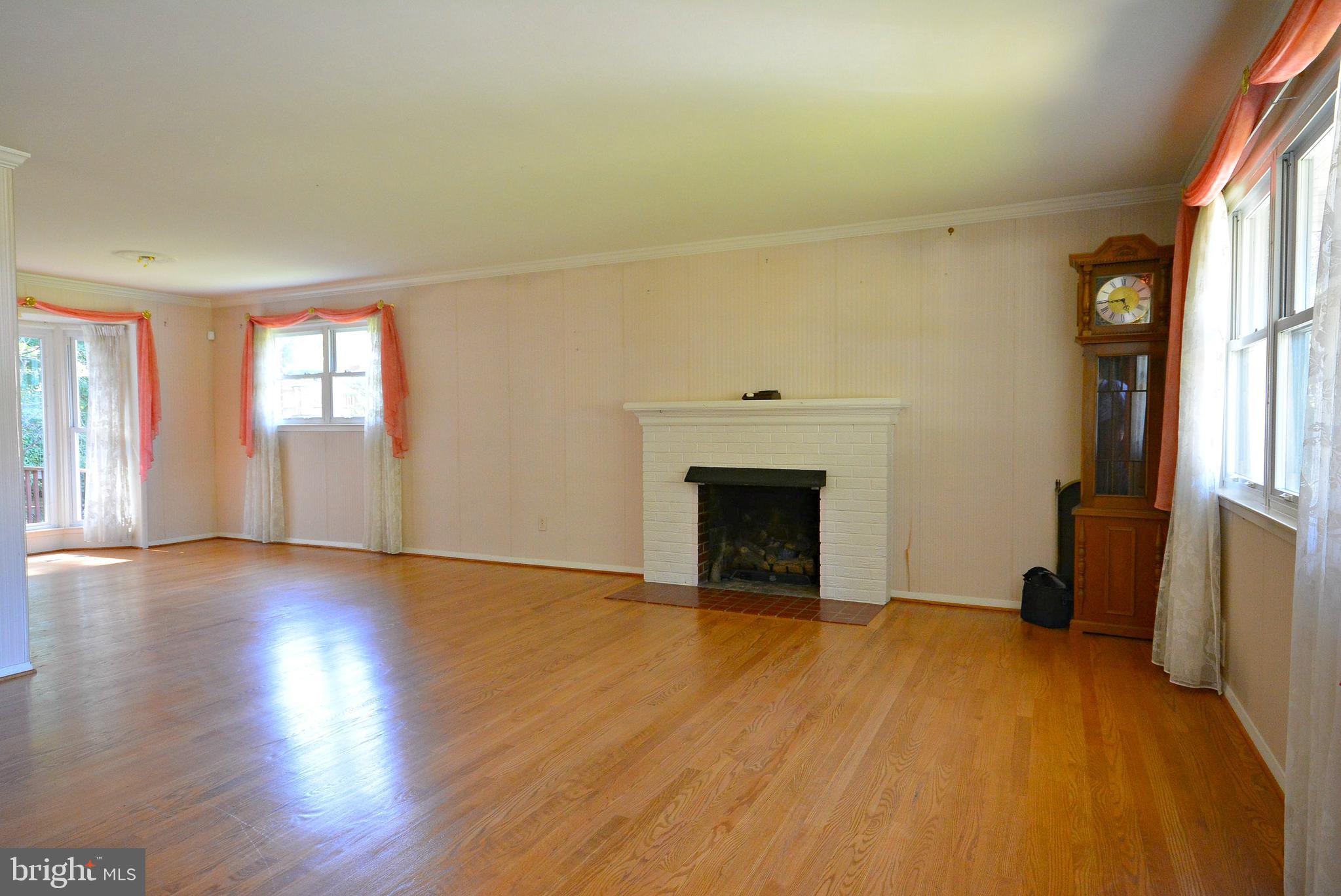 7723 Elgar Street Springfield, VA 22151 - Photo 4 of 24 Gallery Image 4