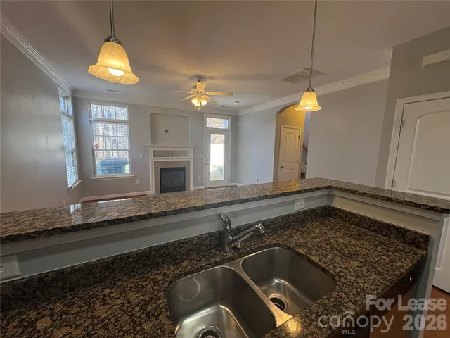 $2,000 | 2912 White Willow Road, Charlotte, NC 28273