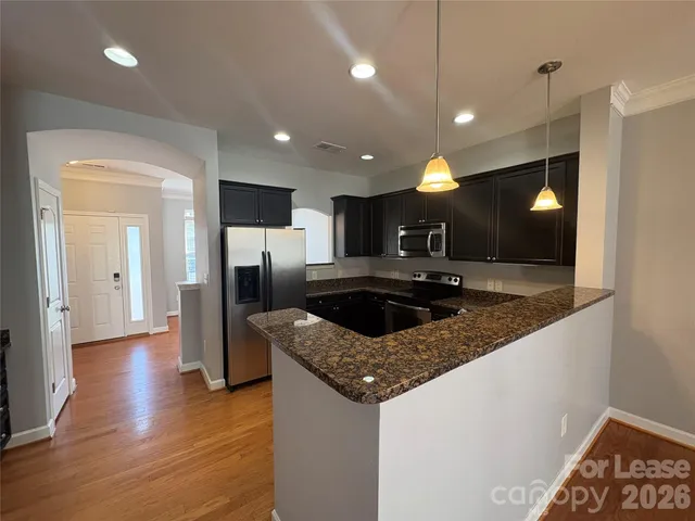 $2,000 | 2912 White Willow Road, Charlotte, NC 28273