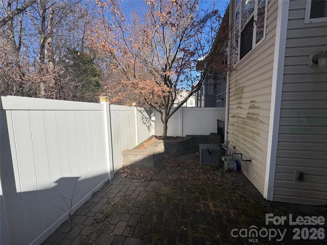 $2,000 | 2912 White Willow Road, Charlotte, NC 28273