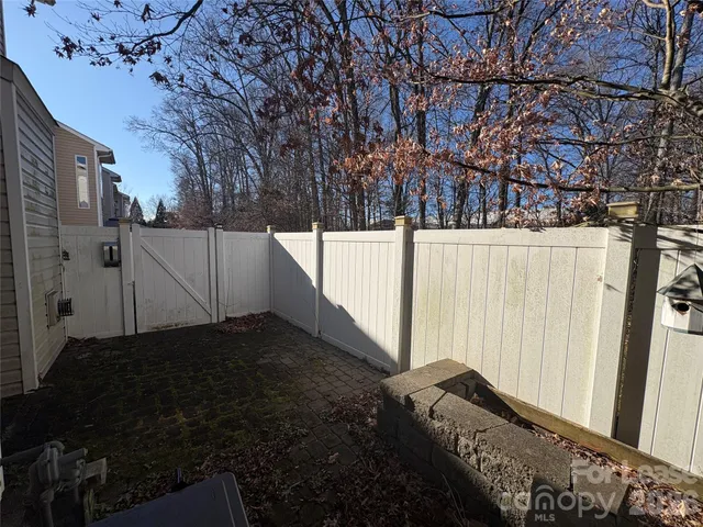 $2,000 | 2912 White Willow Road, Charlotte, NC 28273