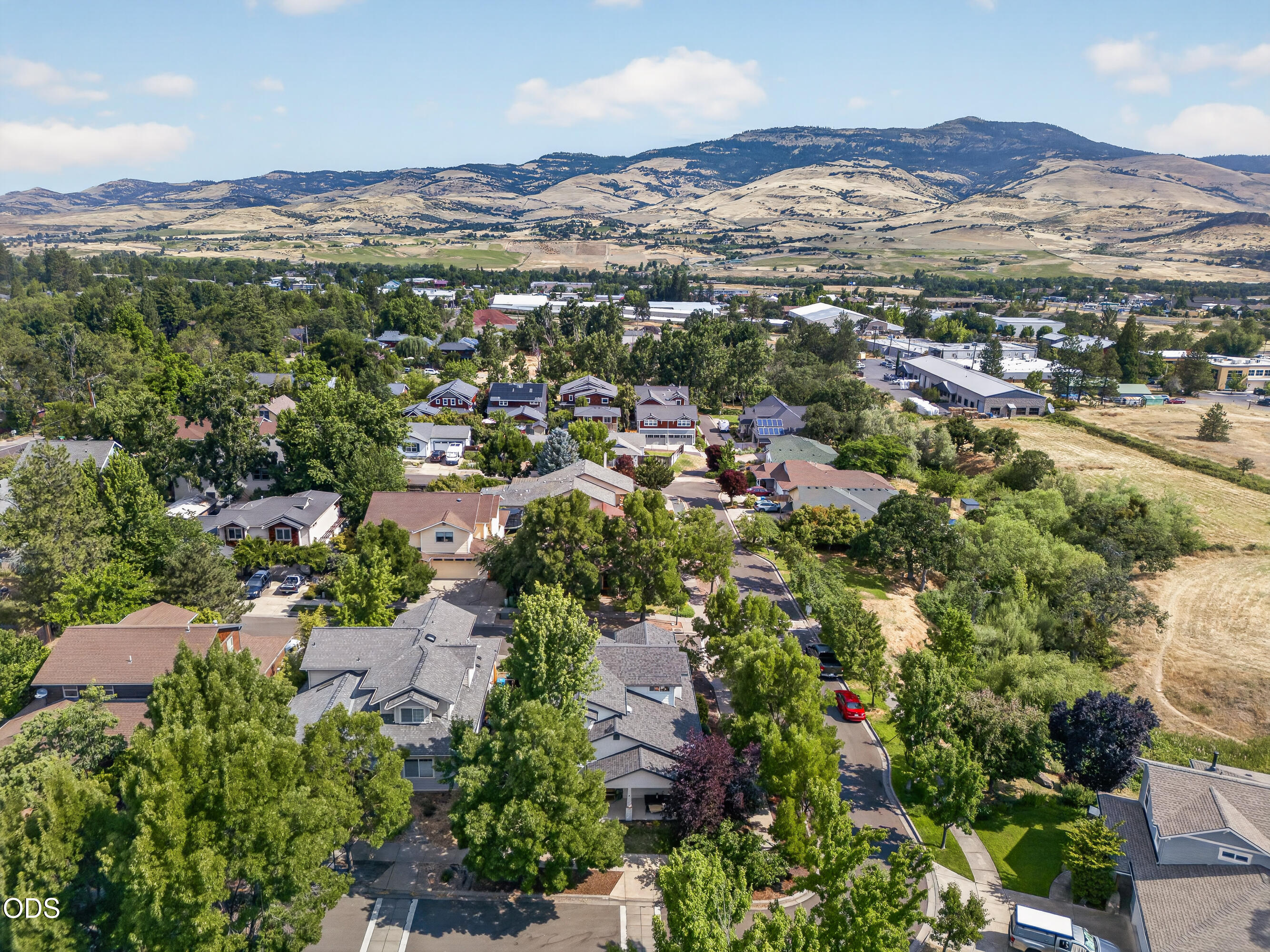 953 Spring Way Ashland, OR 97520 - Photo 27 of 29