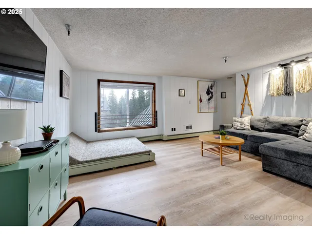 $420,000 | 87557 Government Camp Loop, Unit 204, Government Camp, OR 97028