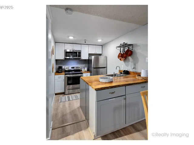 $420,000 | 87557 Government Camp Loop, Unit 204, Government Camp, OR 97028