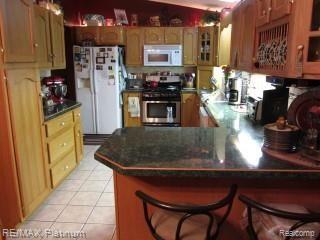 737 West St Charles Road Ithaca, MI 48847 - Photo 8 of 10 Kitchen